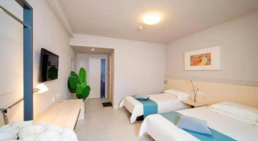 Bed in Jinjiang Inn Sanya Hexi Road Pedestrian Bridge