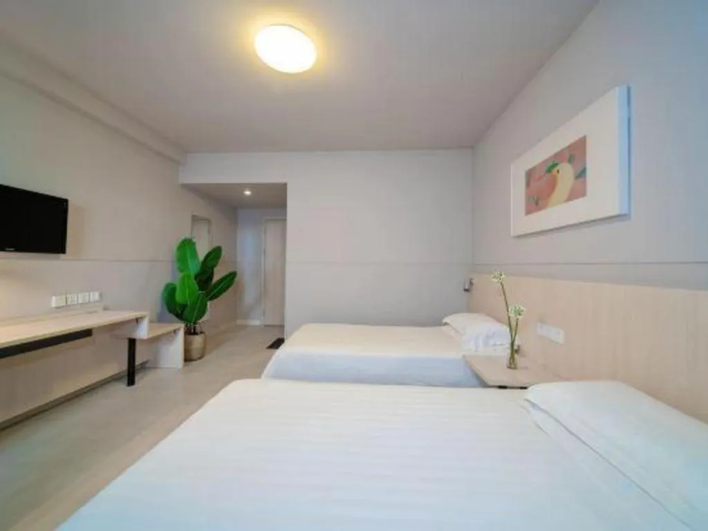 Bed in Jinjiang Inn Sanya Hexi Road Pedestrian Bridge