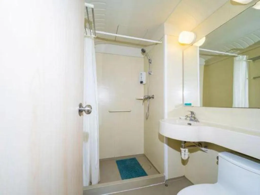 Jinjiang Inn Sanya Hexi Road Pedestrian Bridge