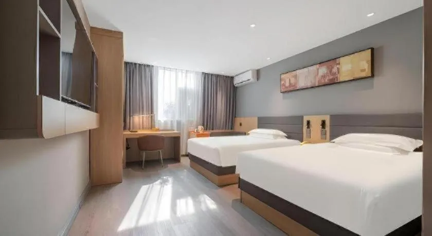 Bed in Jinjiang Inn Quanzhou West Street Kaiyuan Temple