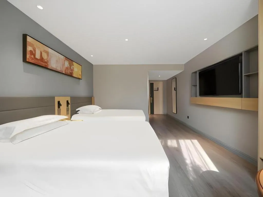 Bed in Jinjiang Inn Quanzhou West Street Kaiyuan Temple