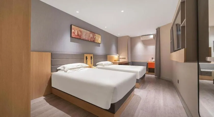 Bed in Jinjiang Inn Quanzhou West Street Kaiyuan Temple