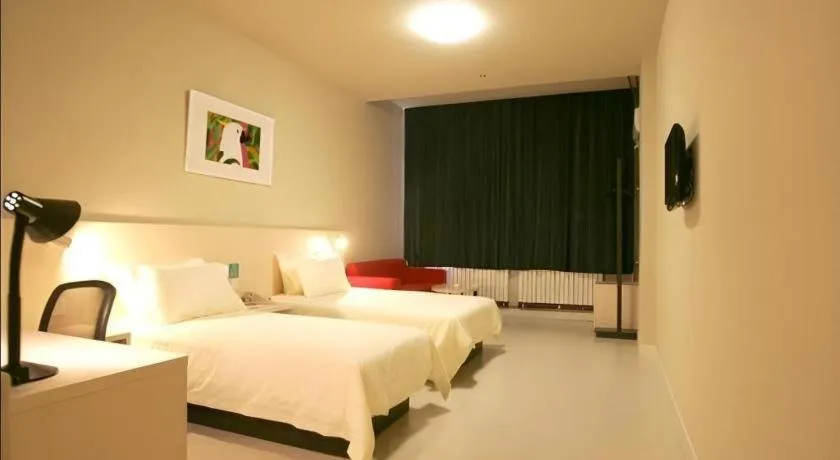 Bed in Jinjiang Inn Quanzhou West Street Kaiyuan Temple