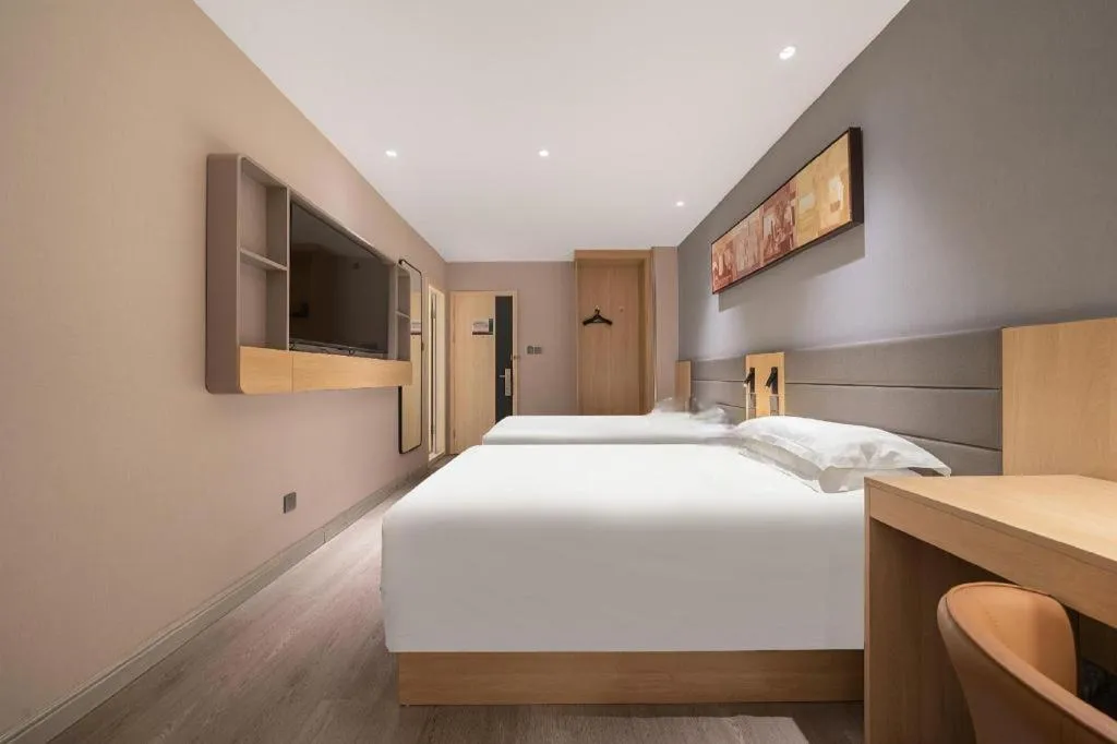 Bed in Jinjiang Inn Quanzhou West Street Kaiyuan Temple