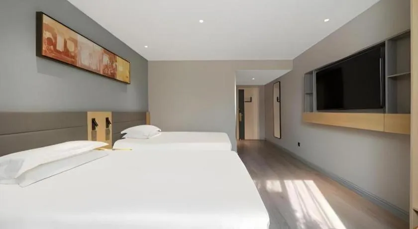 Bed in Jinjiang Inn Quanzhou West Street Kaiyuan Temple