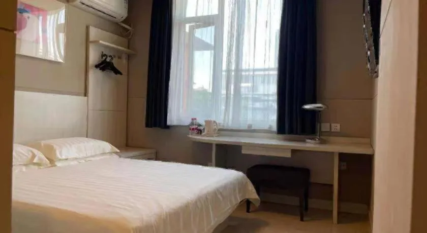 Bed in Jinjiang Inn Wuhan Huanghelou Fuxing Road Metro Station