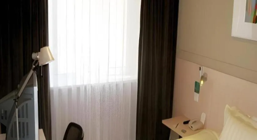 Bed in JinJiang Inn Datong Pingchengqiao