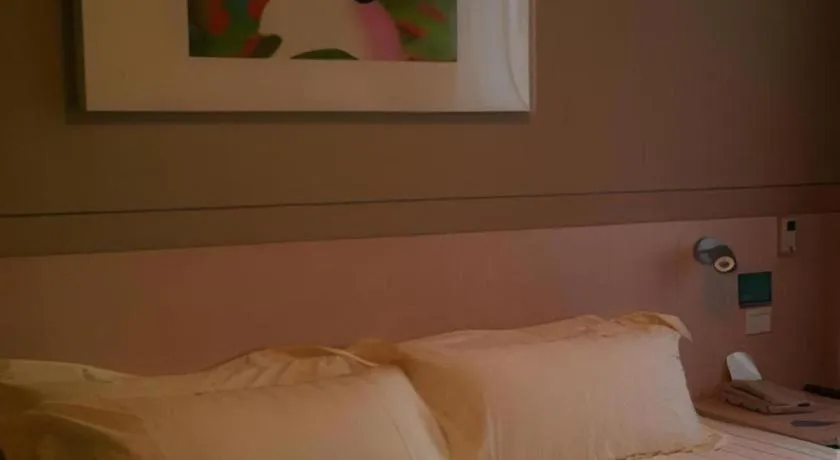 Bed in JinJiang Inn Datong Pingchengqiao