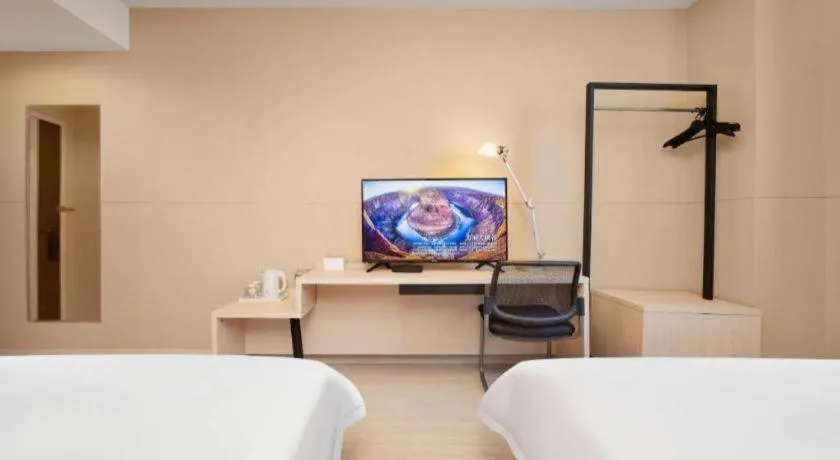 Bed in JinJiang Inn Datong Pingchengqiao