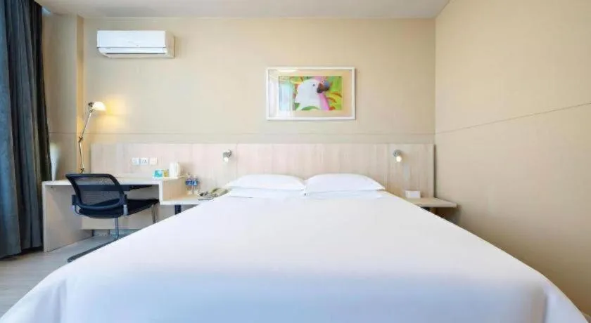 Bed in JinJiang Inn Datong Pingchengqiao