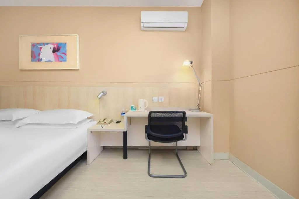 Bed in JinJiang Inn Datong Pingchengqiao