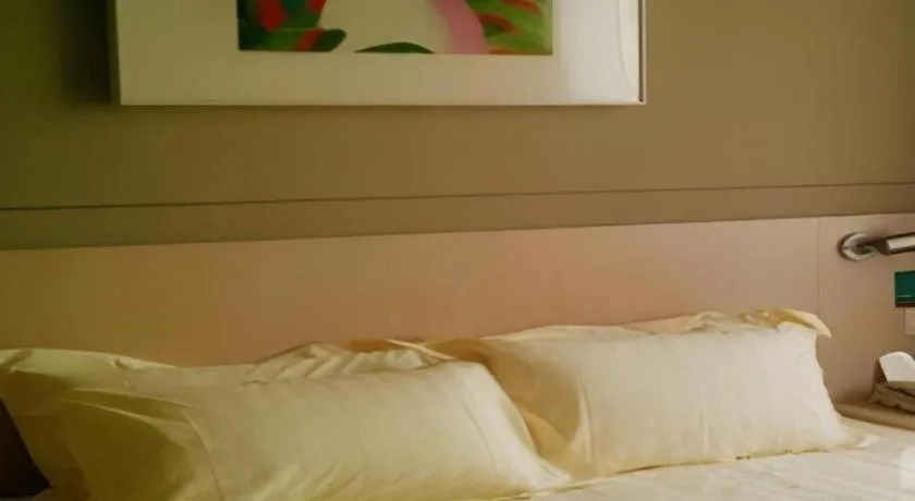 Bed in JinJiang Inn Datong Pingchengqiao