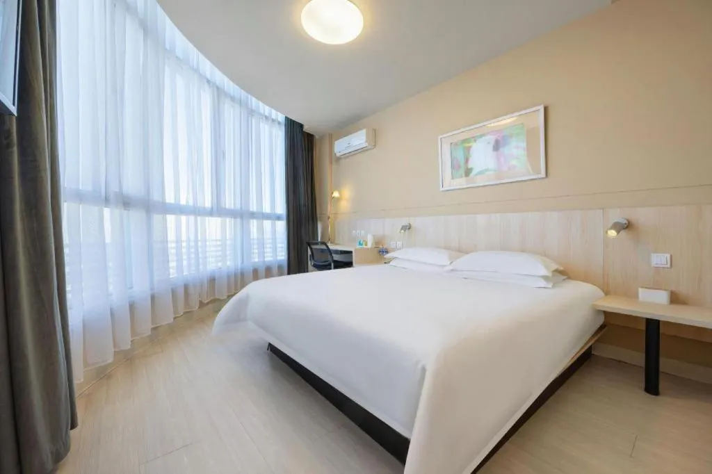 Bed in JinJiang Inn Datong Pingchengqiao