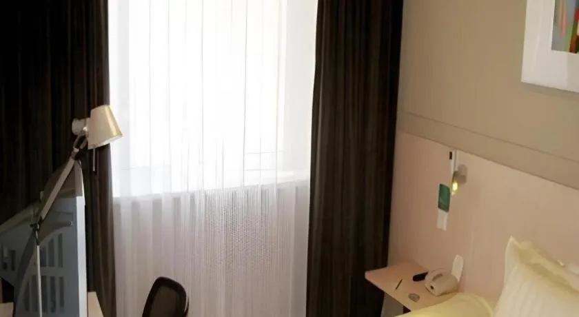 Bed in JinJiang Inn Datong Pingchengqiao