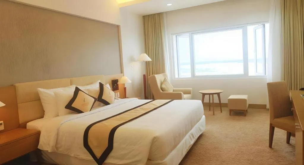 Bed in Mekong My Tho Hotel