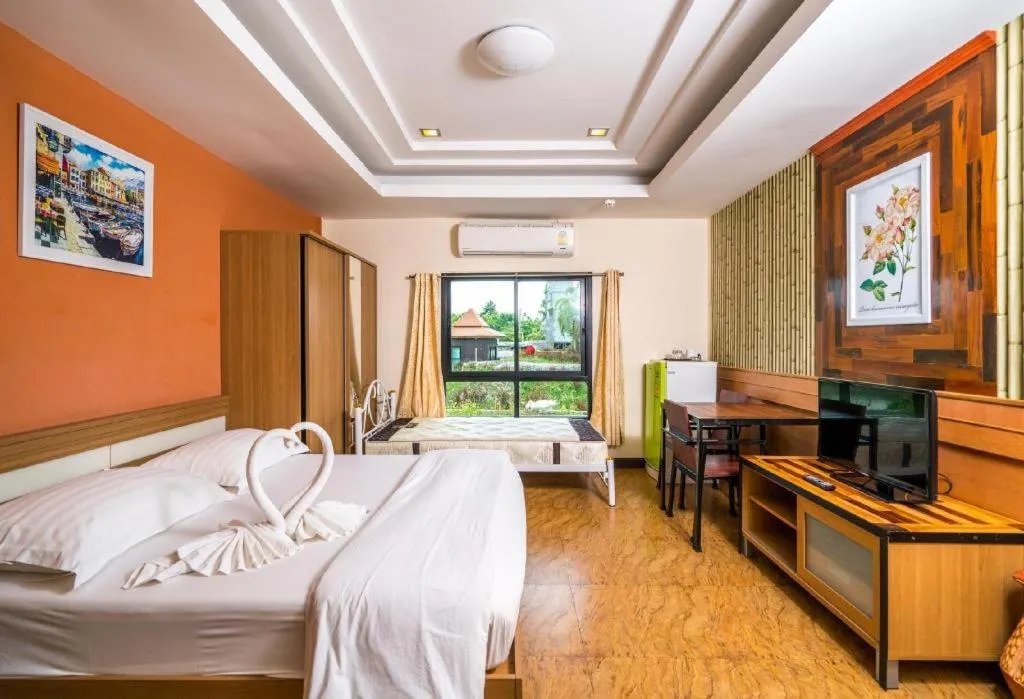 Bed in Prew Lom Chom Nam Resort