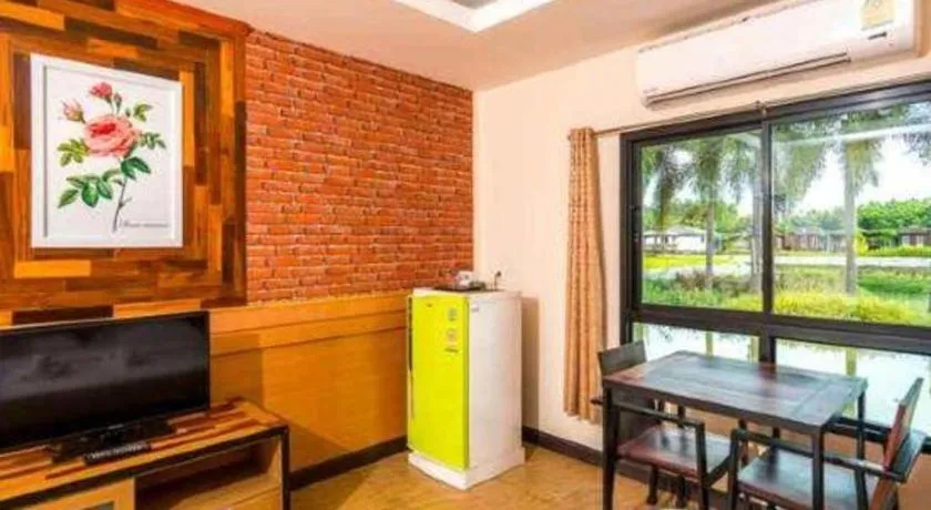 Prew Lom Chom Nam Resort