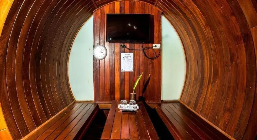 Prew Lom Chom Nam Resort