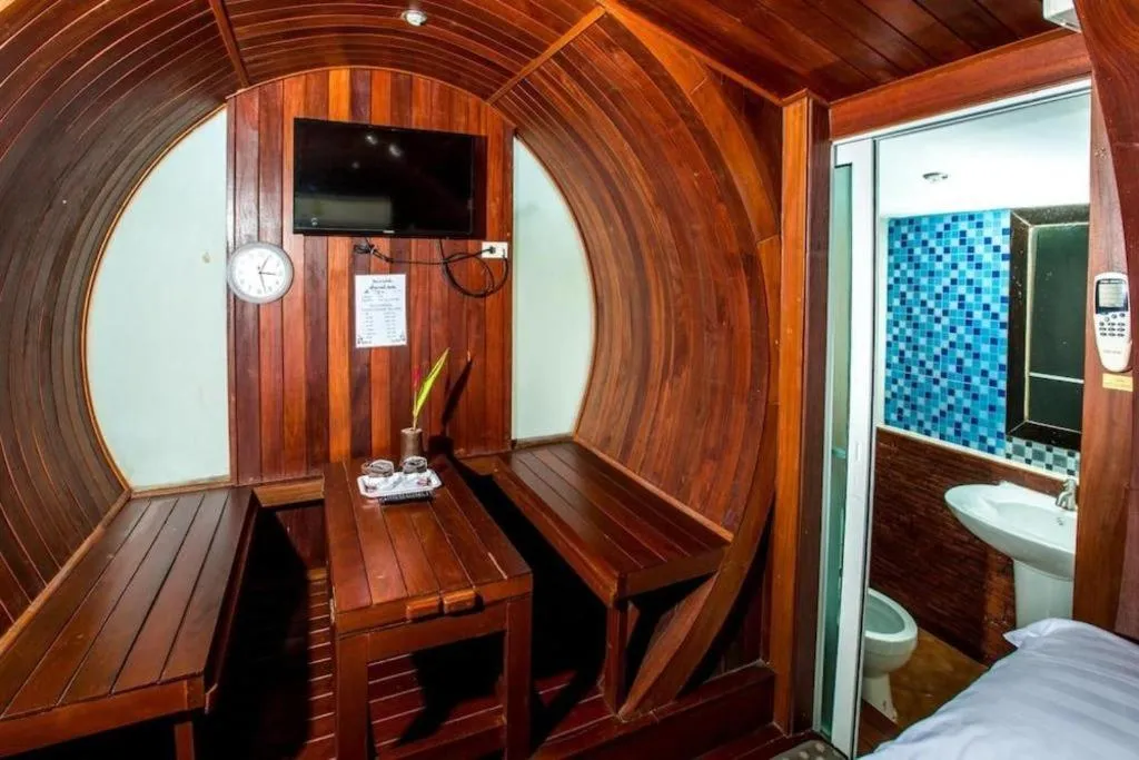 Bed in Prew Lom Chom Nam Resort