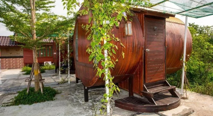 Prew Lom Chom Nam Resort