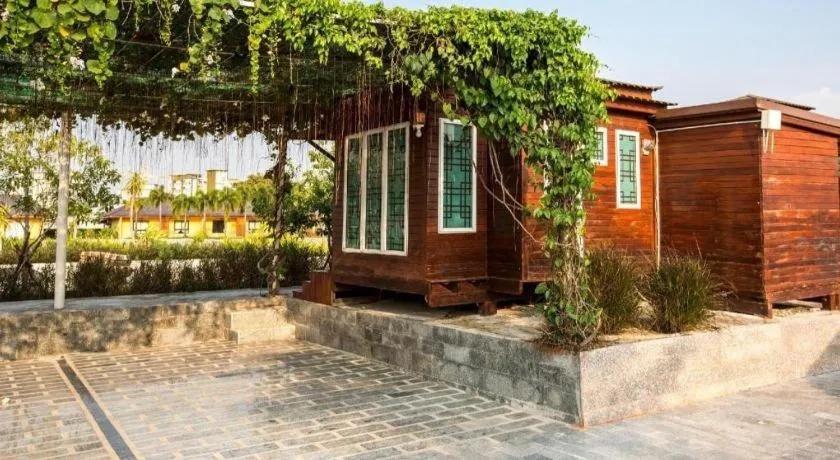 Prew Lom Chom Nam Resort