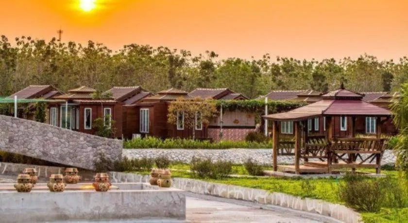 Prew Lom Chom Nam Resort