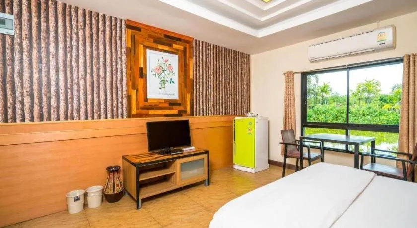 Bed in Prew Lom Chom Nam Resort