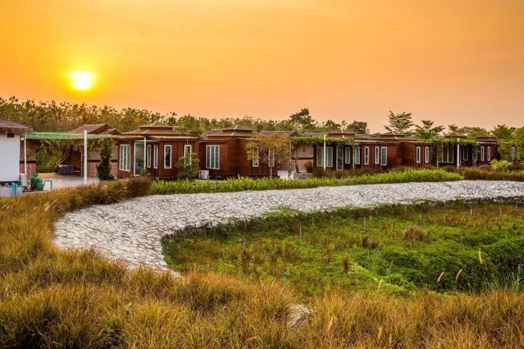 Prew Lom Chom Nam Resort