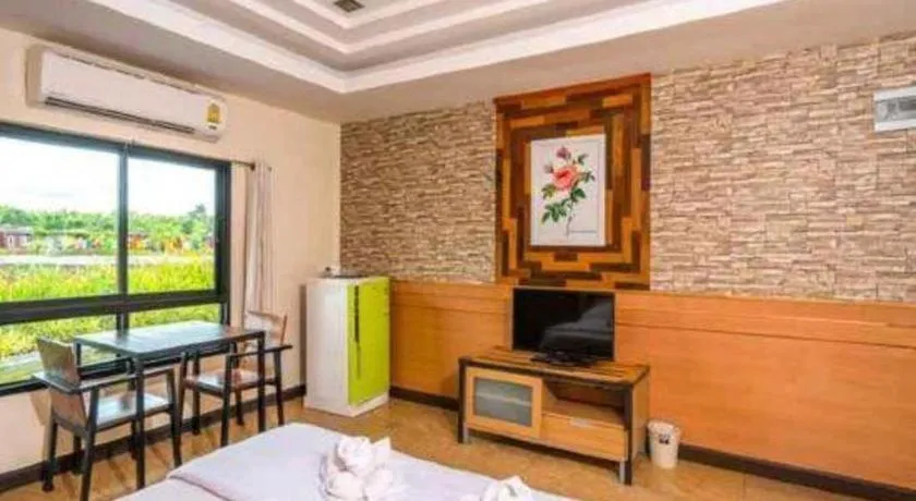 Prew Lom Chom Nam Resort