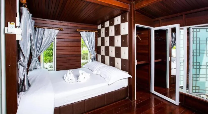 Bed in Prew Lom Chom Nam Resort