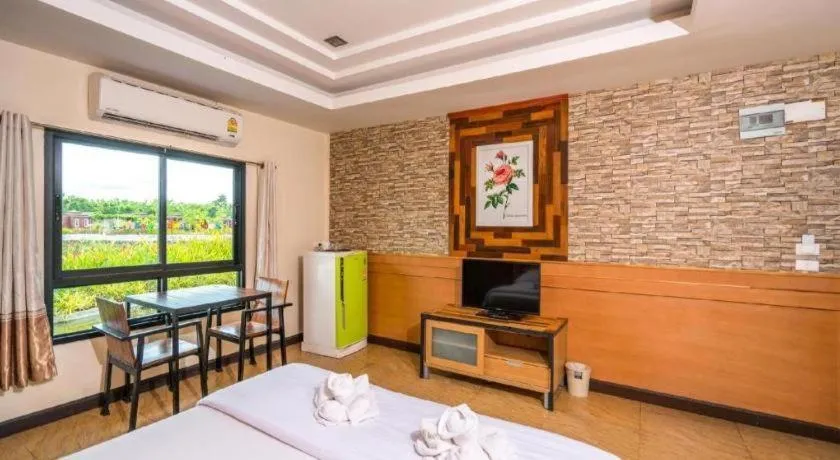 Prew Lom Chom Nam Resort