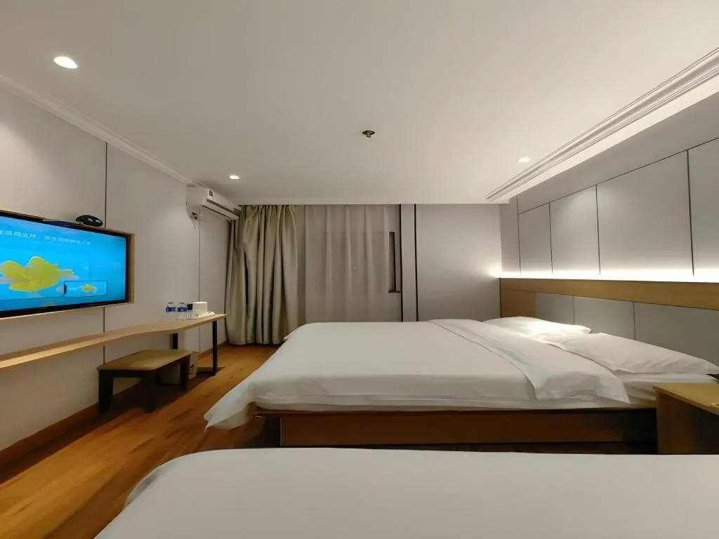 Bed in GreenTree Inn Shanghai Hongqiao Hub Convention Center Jinghua Road Shell Hotel