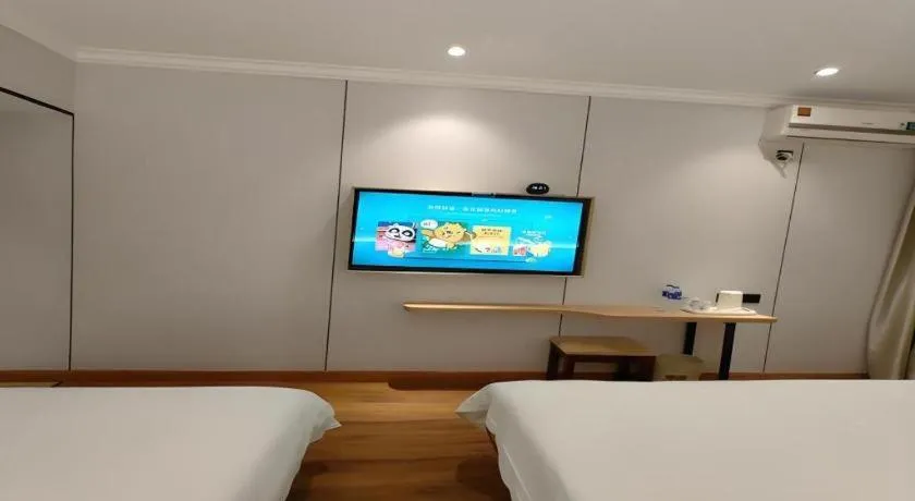 Bed in GreenTree Inn Shanghai Hongqiao Hub Convention Center Jinghua Road Shell Hotel