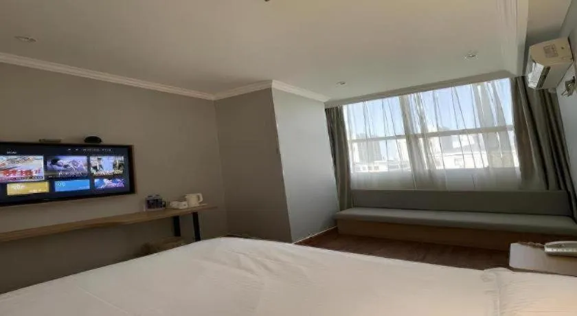 Bed in GreenTree Inn Shanghai Hongqiao Hub Convention Center Jinghua Road Shell Hotel