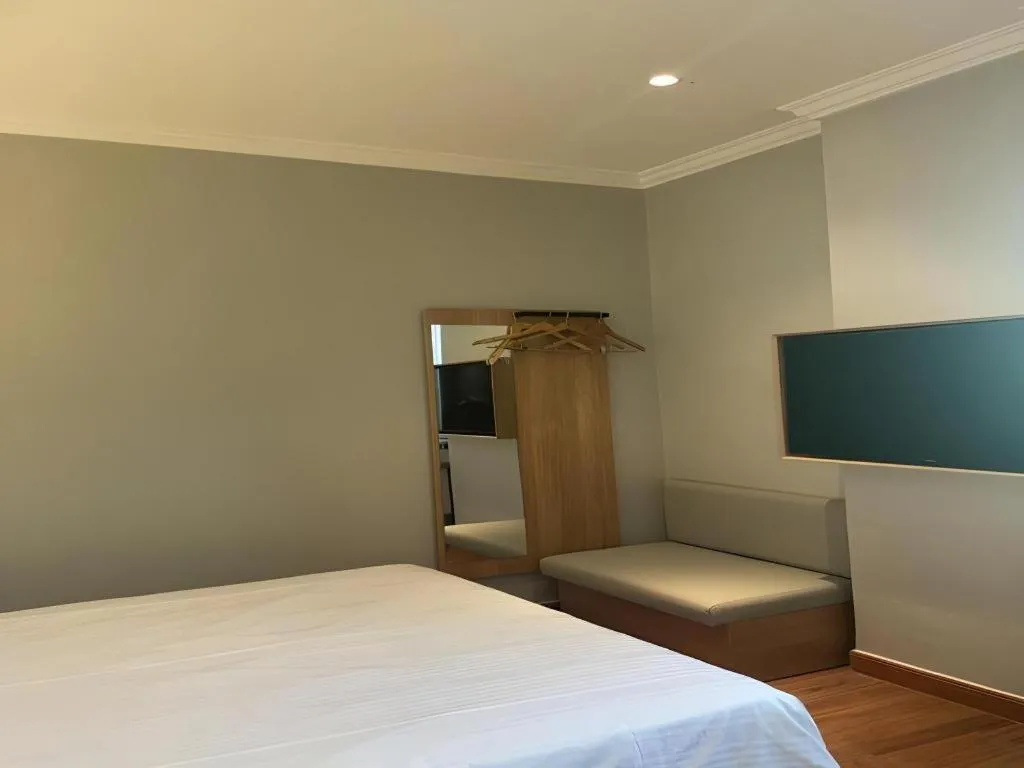 Bed in GreenTree Inn Shanghai Hongqiao Hub Convention Center Jinghua Road Shell Hotel