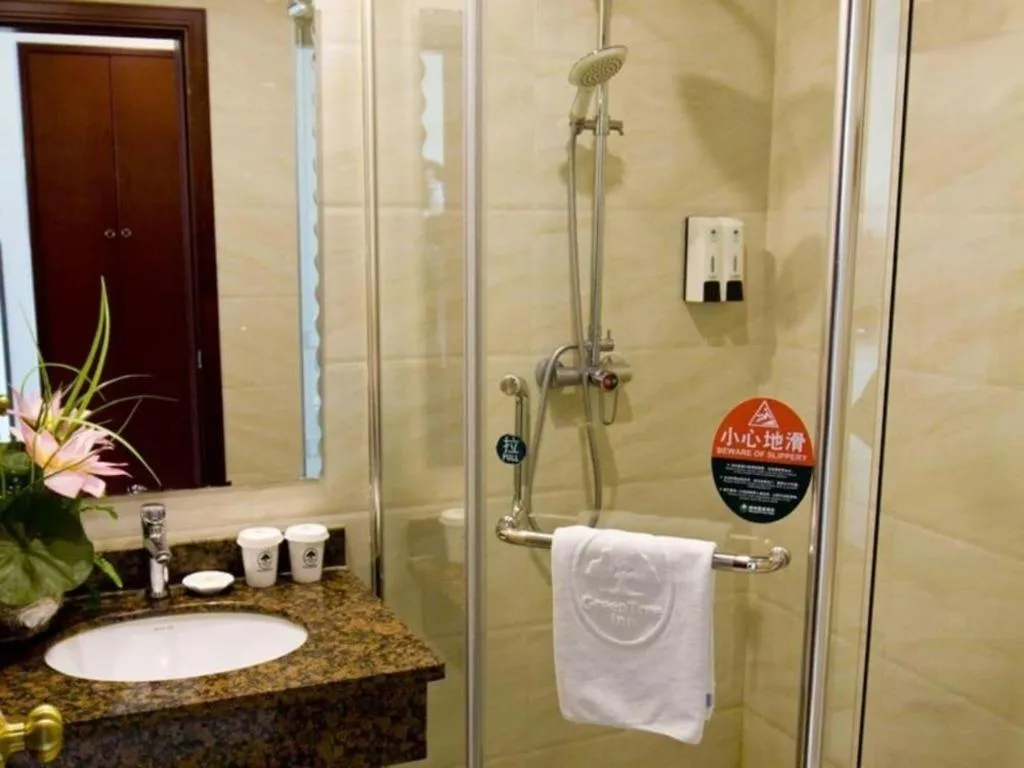 GreenTree Inn Shanghai Hongqiao Hub Convention Center Jinghua Road Shell Hotel