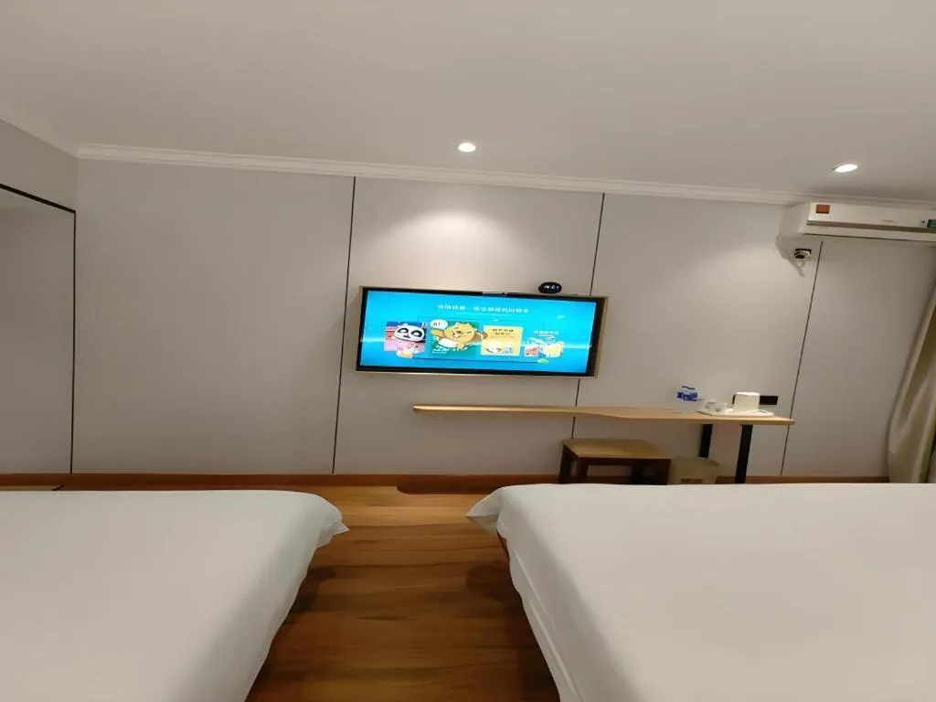 Bed in GreenTree Inn Shanghai Hongqiao Hub Convention Center Jinghua Road Shell Hotel