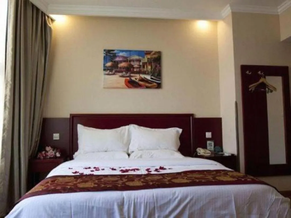 Bed in GreenTree Inn Shanghai Hongqiao Hub Convention Center Jinghua Road Shell Hotel