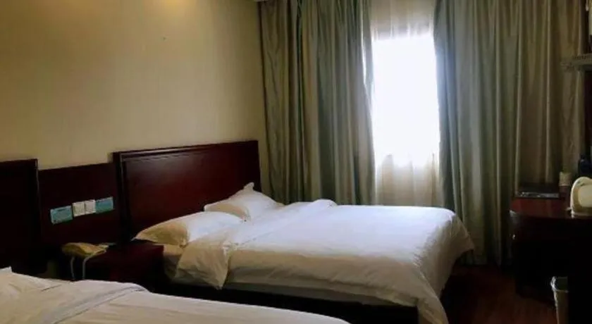 Bed in GreenTree Inn Shanghai Hongqiao Hub Convention Center Jinghua Road Shell Hotel