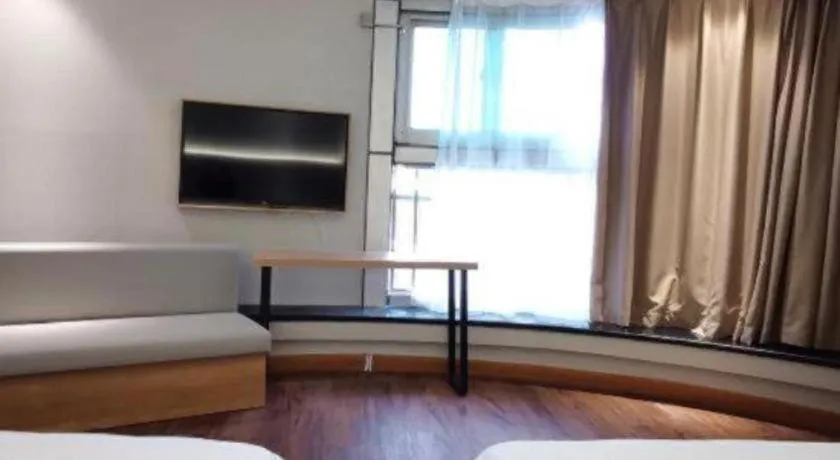 Bed in GreenTree Inn Shanghai Hongqiao Hub Convention Center Jinghua Road Shell Hotel