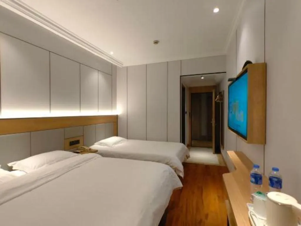 Bed in GreenTree Inn Shanghai Hongqiao Hub Convention Center Jinghua Road Shell Hotel