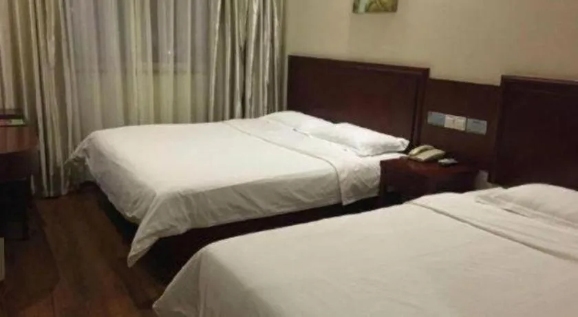 Bed in GreenTree Inn Shanghai Hongqiao Hub Convention Center Jinghua Road Shell Hotel
