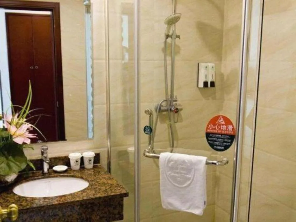 GreenTree Inn Shanghai Hongqiao Hub Convention Center Jinghua Road Shell Hotel