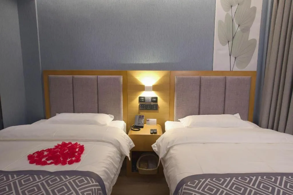 Bed in GreenTree Inn Puyang Ruifengyuan Business Hotel