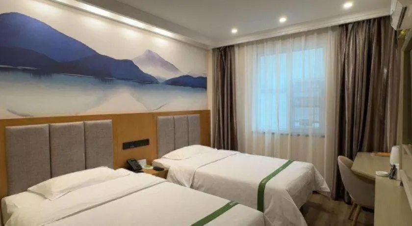 Bed in GreenTree Inn Puyang Ruifengyuan Business Hotel
