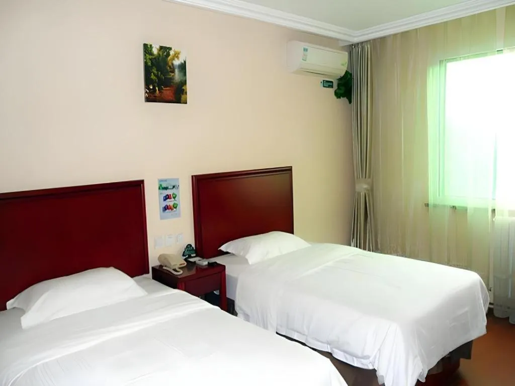 Bed in GreenTree Inn Beijing East Yizhuang District Second Kechuang Street Express Hotel