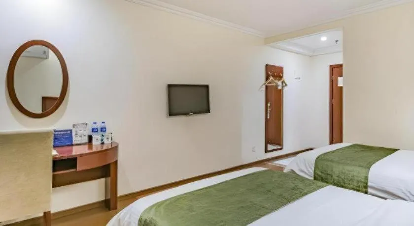 Bed in GreenTree Inn Beijing East Yizhuang District Second Kechuang Street Express Hotel
