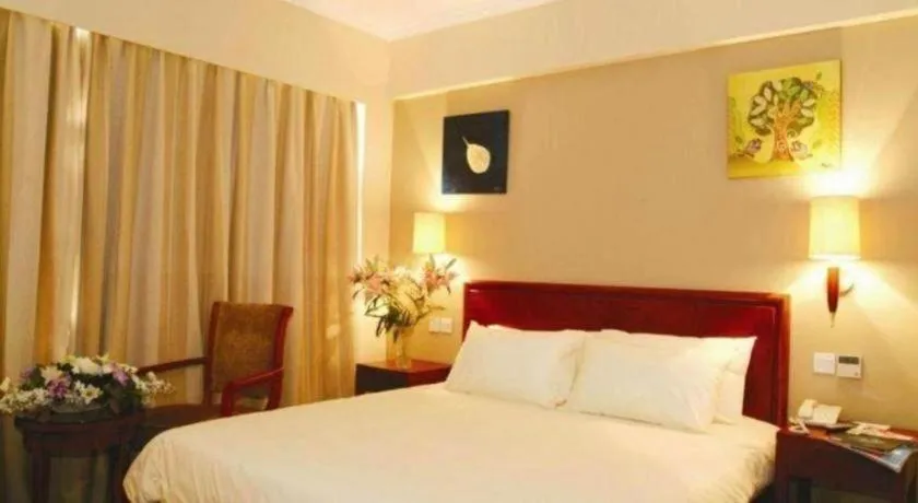 Bed in GreenTree Inn Beijing East Yizhuang District Second Kechuang Street Express Hotel
