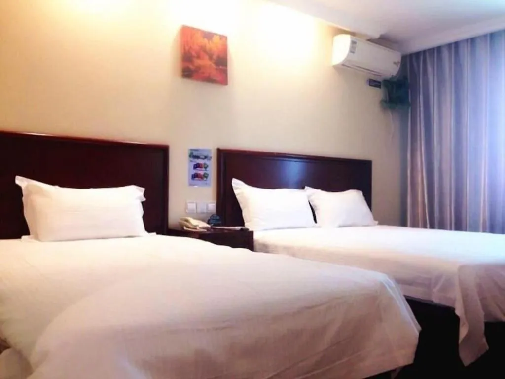 Bed in GreenTree Inn Beijing East Yizhuang District Second Kechuang Street Express Hotel