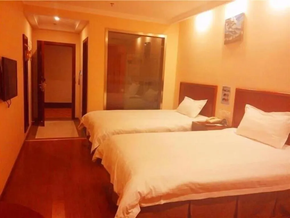 Bed in GreenTree Inn Beijing East Yizhuang District Second Kechuang Street Express Hotel